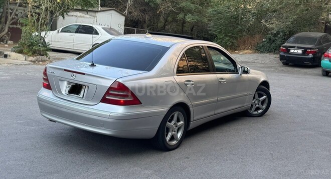Mercedes C 240 2002, 352,588 km - 2.6 l - Bakı