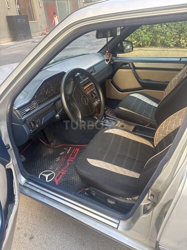 Mercedes E 200 1992, 332,000 km - 2.0 l - Bakı