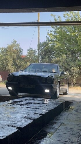 Mercedes E 230 1996, 373,000 km - 2.3 l - Salyan