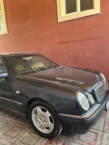 Mercedes E 230 1996, 373,000 km - 2.3 l - Salyan