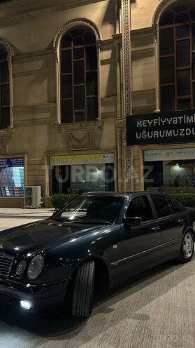 Mercedes E 230 1996, 373,000 km - 2.3 l - Salyan
