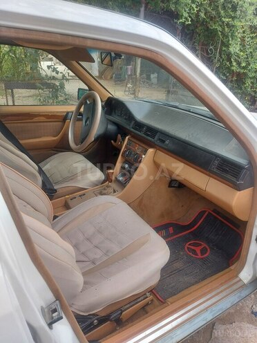 Mercedes E 200 1991, 234,000 km - 2.0 l - Beyləqan