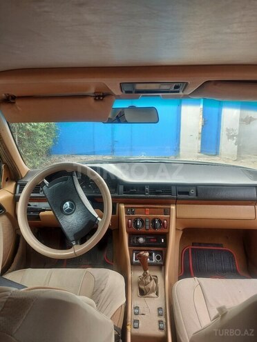 Mercedes E 200 1991, 234,000 km - 2.0 l - Beyləqan