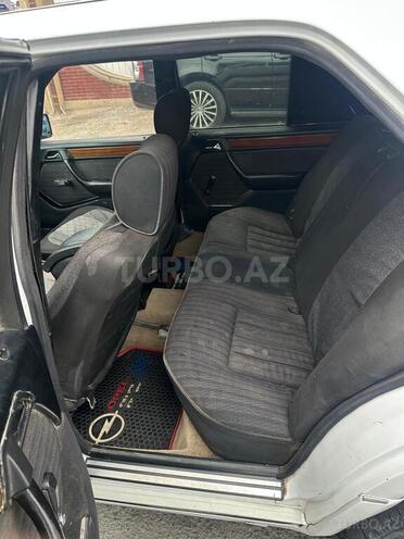 Mercedes E 200 1993, 298,693 km - 2.0 l - Bakı