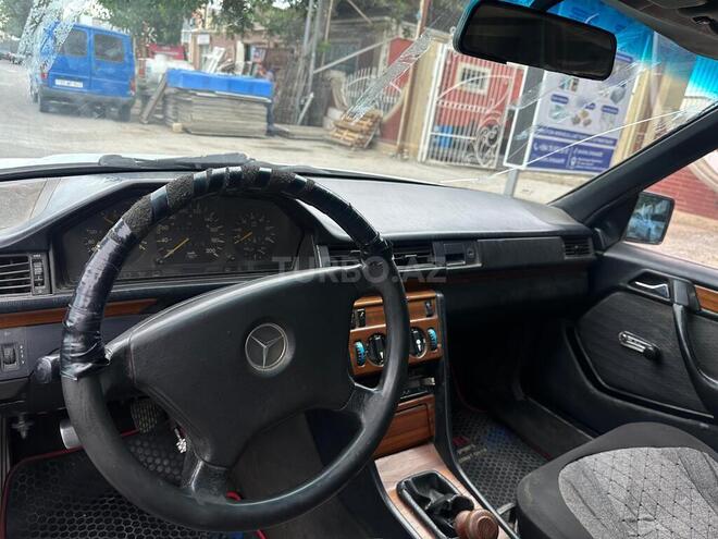 Mercedes E 200 1993, 298,693 km - 2.0 l - Bakı