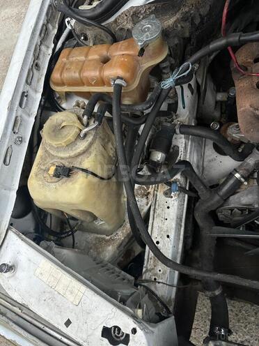 Mercedes E 200 1993, 298,693 km - 2.0 l - Bakı