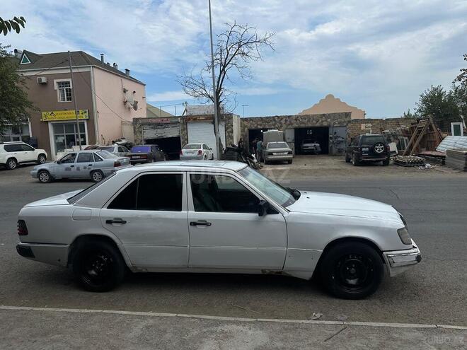 Mercedes E 200 1993, 298,693 km - 2.0 l - Bakı