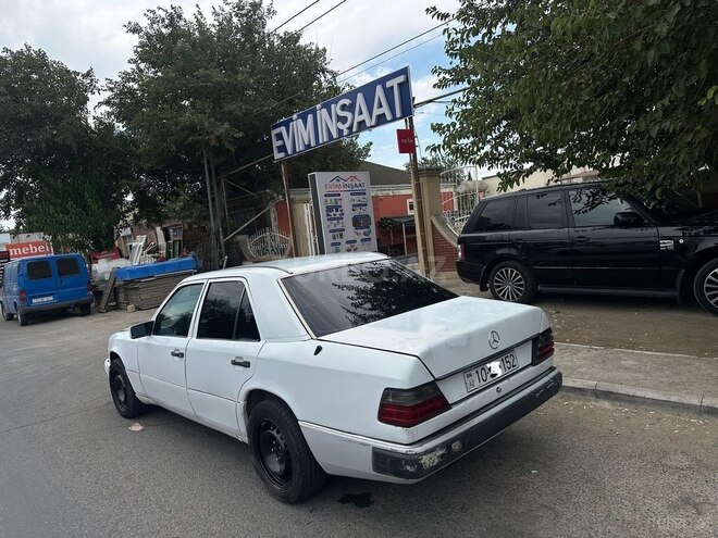 Mercedes E 200 1993, 298,693 km - 2.0 l - Bakı