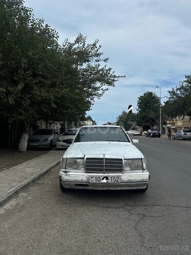 Mercedes E 200 1993, 298,693 km - 2.0 l - Bakı