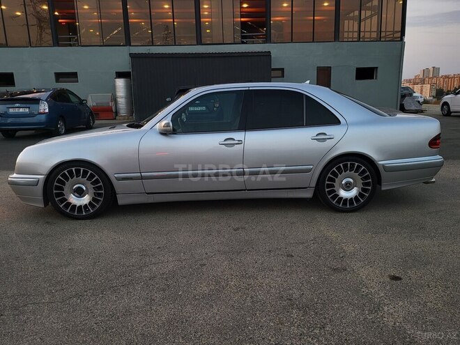 Mercedes E 270 2000, 275,000 km - 2.7 l - Bakı
