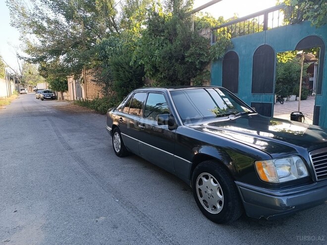 Mercedes E 220 1993, 462,000 km - 2.2 l - Bakı
