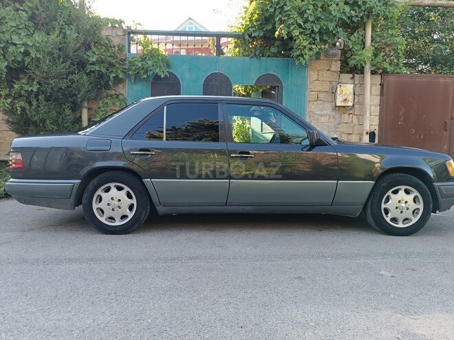Mercedes E 220 1993, 462,000 km - 2.2 l - Bakı