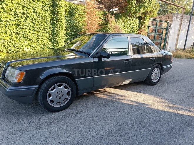 Mercedes E 220 1993, 462,000 km - 2.2 l - Bakı