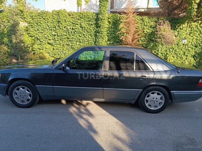 Mercedes E 220 1993, 462,000 km - 2.2 l - Bakı
