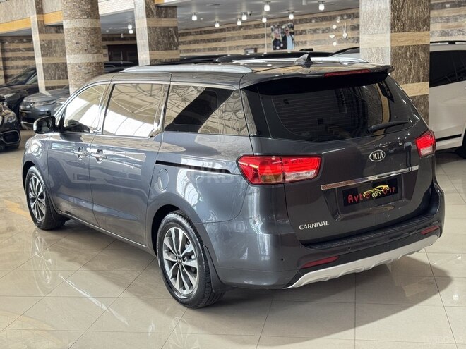 Kia Carnival 2015, 117,000 km - 2.2 l - Bakı