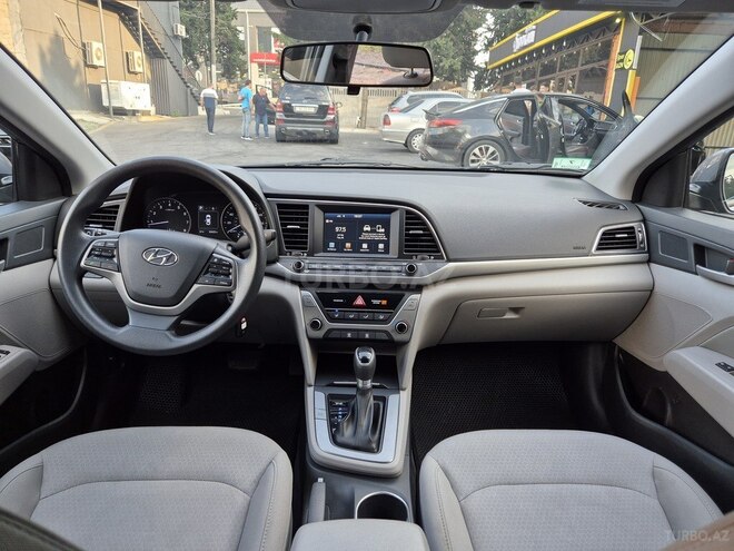 Hyundai Elantra 2018, 65,000 km - 2.0 л - Zaqatala