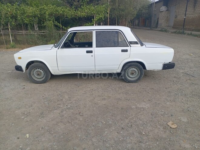 LADA (VAZ) 2107 2003, 500,000 km - 1.6 l - Salyan