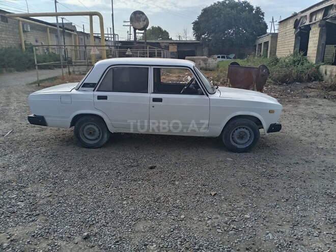 LADA (VAZ) 2107 2003, 500,000 km - 1.6 l - Salyan