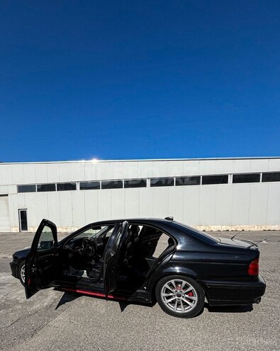 BMW 523 1997, 432,000 km - 2.5 l - Bakı