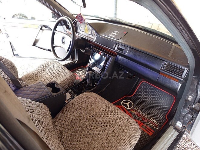 Mercedes E 260 1987, 111,000 km - 2.6 л - İmişli