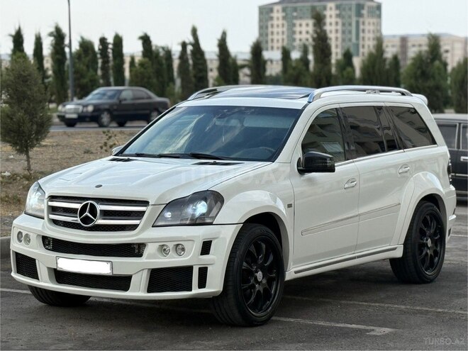 Mercedes  2009, 195,136 km - 6.1 l - Gəncə