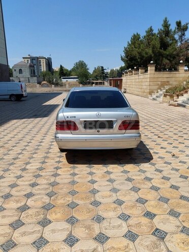 Mercedes E 270 1999, 303,000 km - 2.7 l - Gəncə
