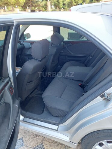 Mercedes E 270 1999, 303,000 km - 2.7 l - Gəncə