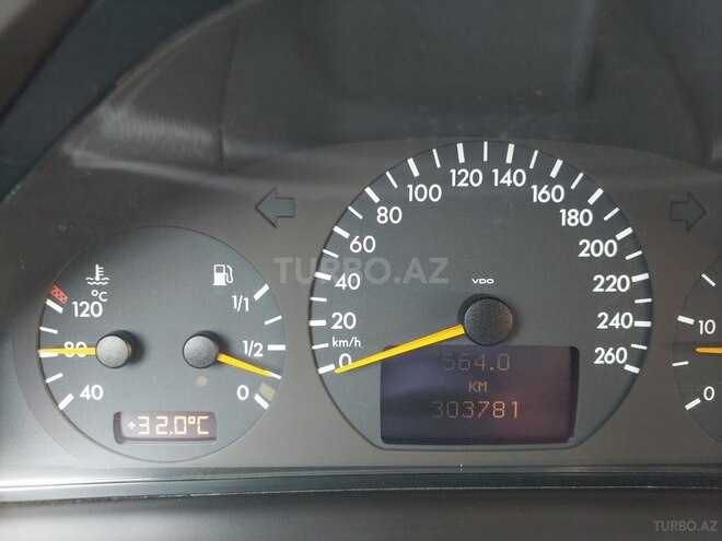 Mercedes E 270 1999, 303,000 km - 2.7 l - Gəncə