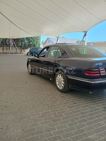 Mercedes E 270 2000, 558,000 km - 2.7 l - Bakı