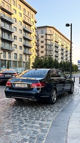 Mercedes E 250 4MATIC 2015, 220,000 km - 2.1 l - Bakı