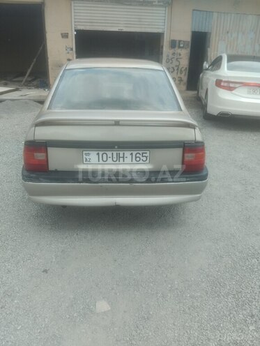 Opel Vectra 1992, 258,000 km - 1.6 l - İsmayıllı