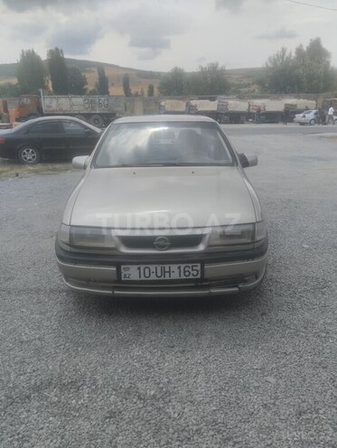 Opel Vectra 1992, 258,000 km - 1.6 l - İsmayıllı