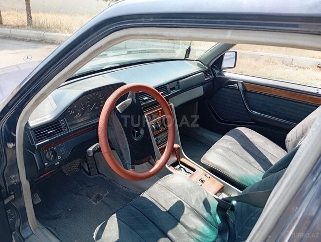 Mercedes E 230 1987, 250,000 km - 2.5 l - Gəncə