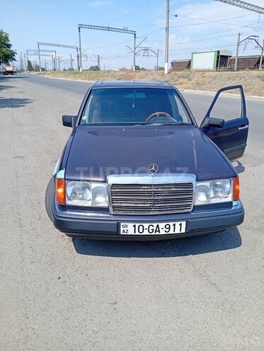 Mercedes E 230 1987, 250,000 km - 2.5 l - Gəncə