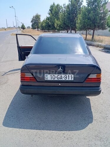 Mercedes E 230 1987, 250,000 km - 2.5 l - Gəncə