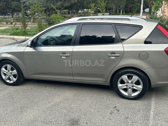 Kia  2011, 232,000 km - 1.6 l - Bakı