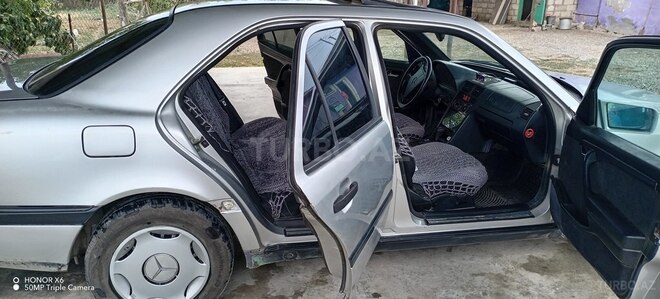 Mercedes E 220 1996, 650,000 km - 2.2 l - Sabirabad