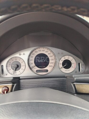 Mercedes E 260 2002, 326,000 km - 2.6 l - Bakı