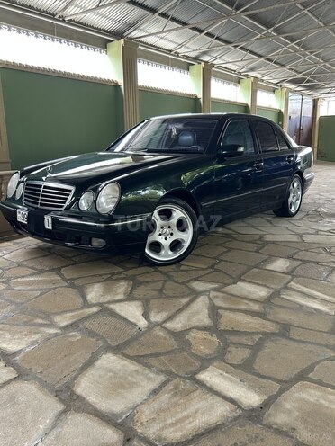 Mercedes E 240 2001, 391,413 km - 2.4 l - Bakı