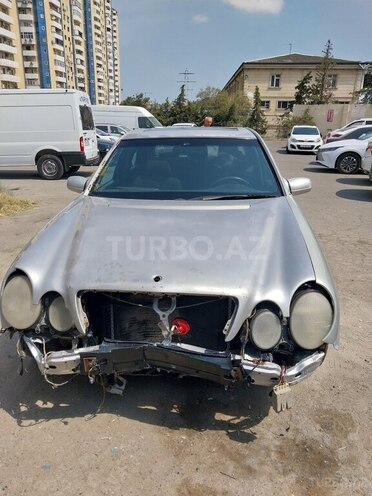 Mercedes E 220 2000, 321,147 km - 2.2 л - Bakı