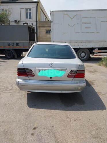 Mercedes E 220 2000, 321,147 km - 2.2 л - Bakı