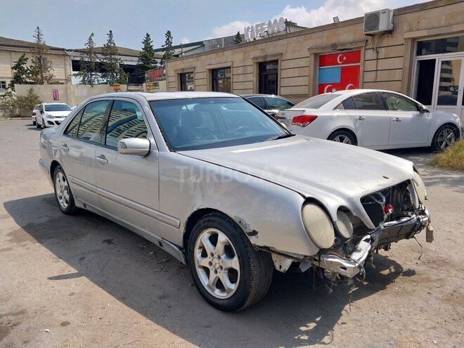 Mercedes E 220 2000, 321,147 km - 2.2 л - Bakı