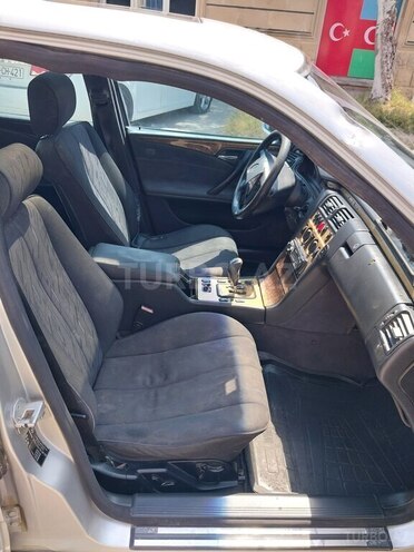 Mercedes E 220 2000, 321,147 km - 2.2 л - Bakı