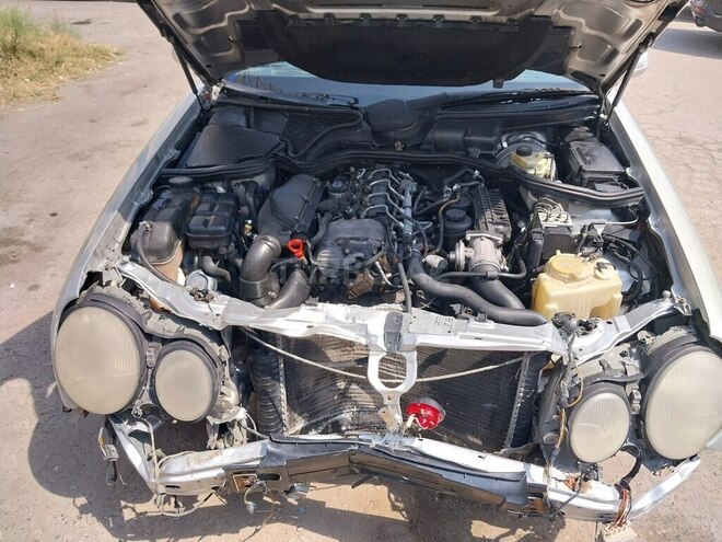 Mercedes E 220 2000, 321,147 km - 2.2 л - Bakı