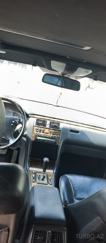 Mercedes E 320 2000, 316,000 km - 3.2 l - Bakı