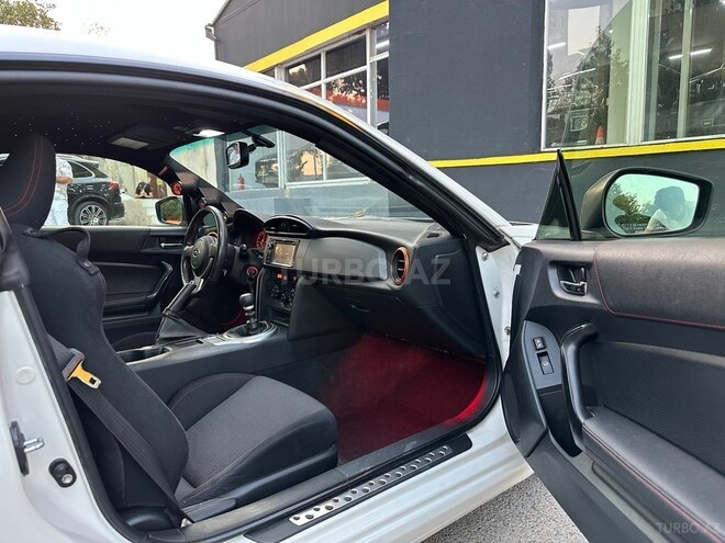 Subaru  2015, 133,445 km - 2.0 l - Bakı