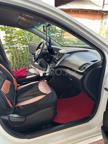 Hyundai Accent 2013, 600,000 km - 1.4 l - Bərdə