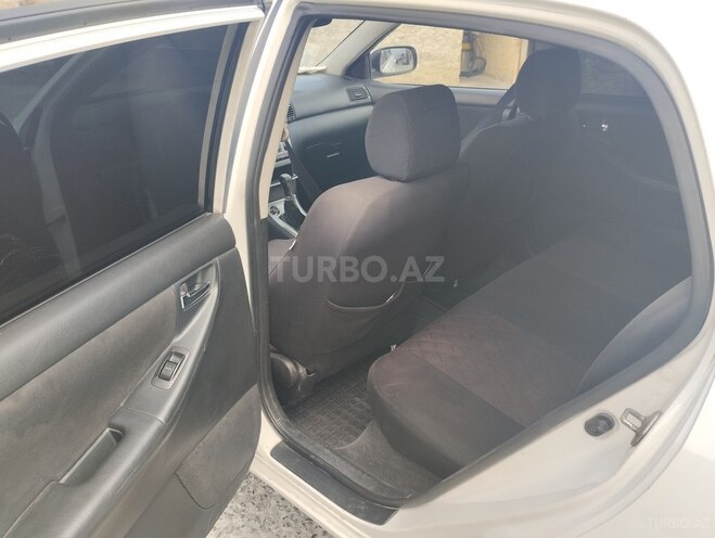 Toyota Corolla 2004, 355,000 km - 1.4 l - Bakı