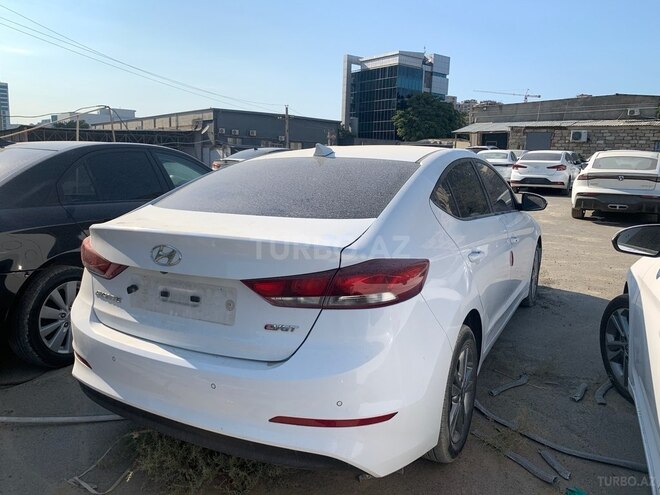 Hyundai Avante 2016, 125,000 km - 1.6 l - Bakı