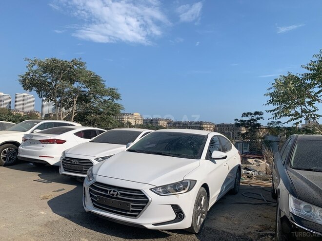 Hyundai Avante 2016, 125,000 km - 1.6 l - Bakı
